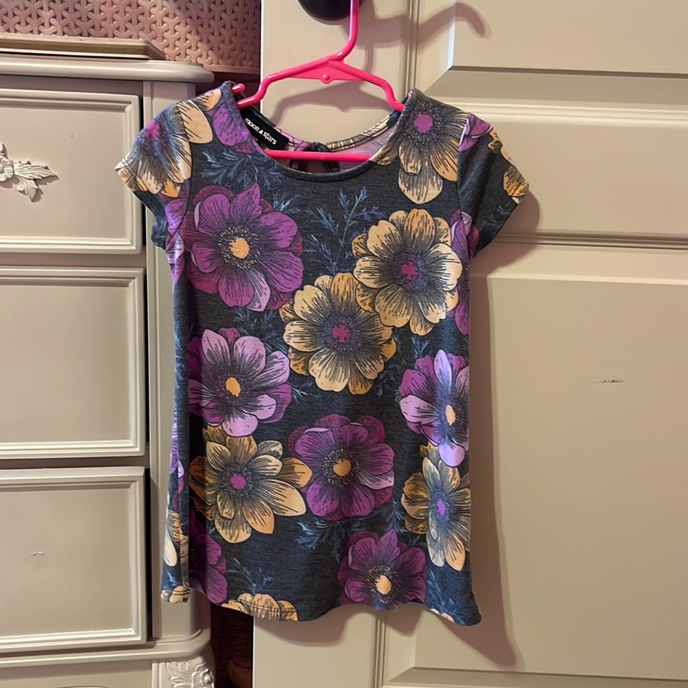 Moon and stars size 2T/3T girls faded, flower dress.